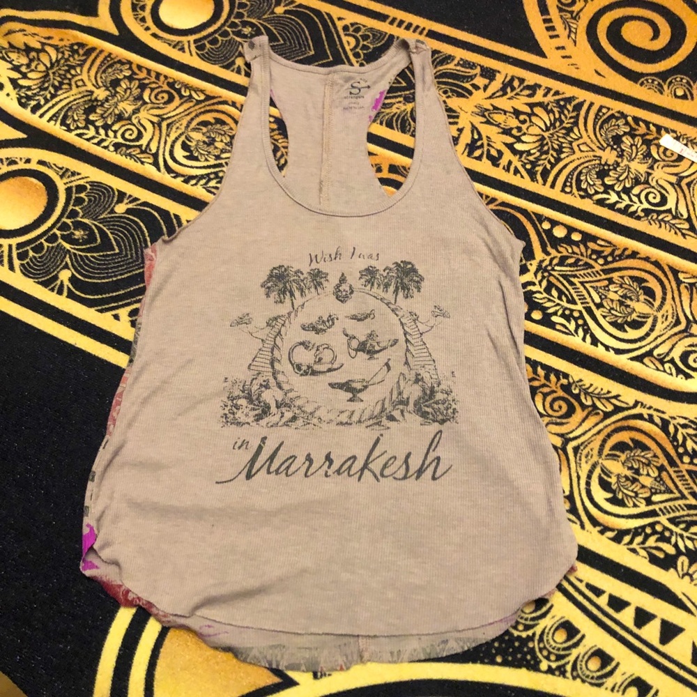 In love with Strangers tank 💥💥3for$25💥💥